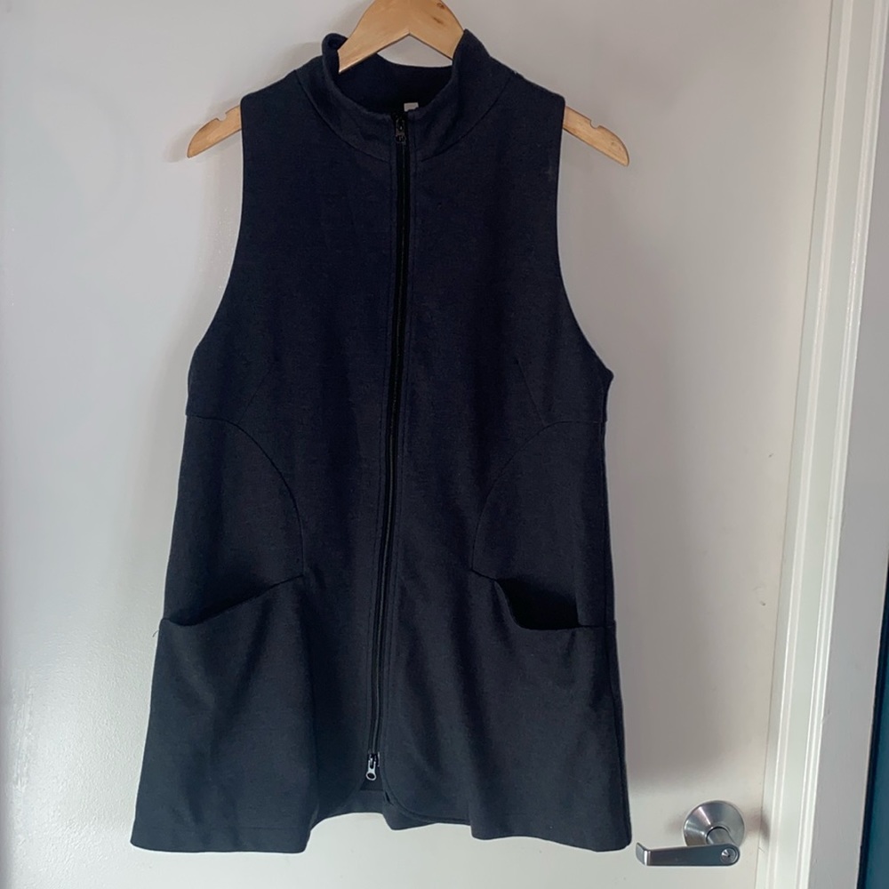 Comfy USA size medium gray zipper vest